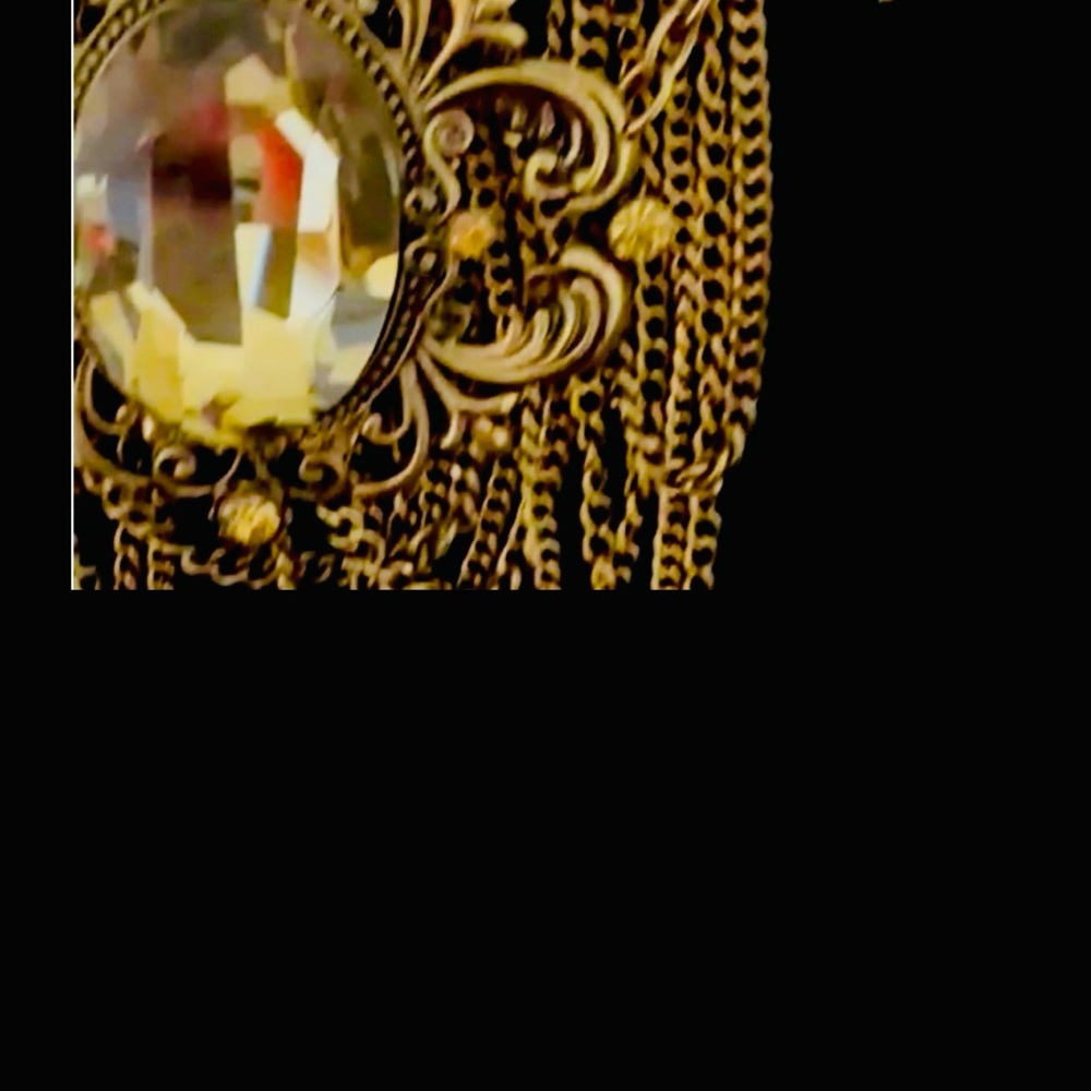 NWOT STUNNING GOLD PLATED STATEMENT NECKLACE with earrings included - Picture 3 of 9